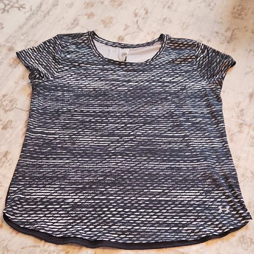 Under Armour Black and White Short Sleeve Tee